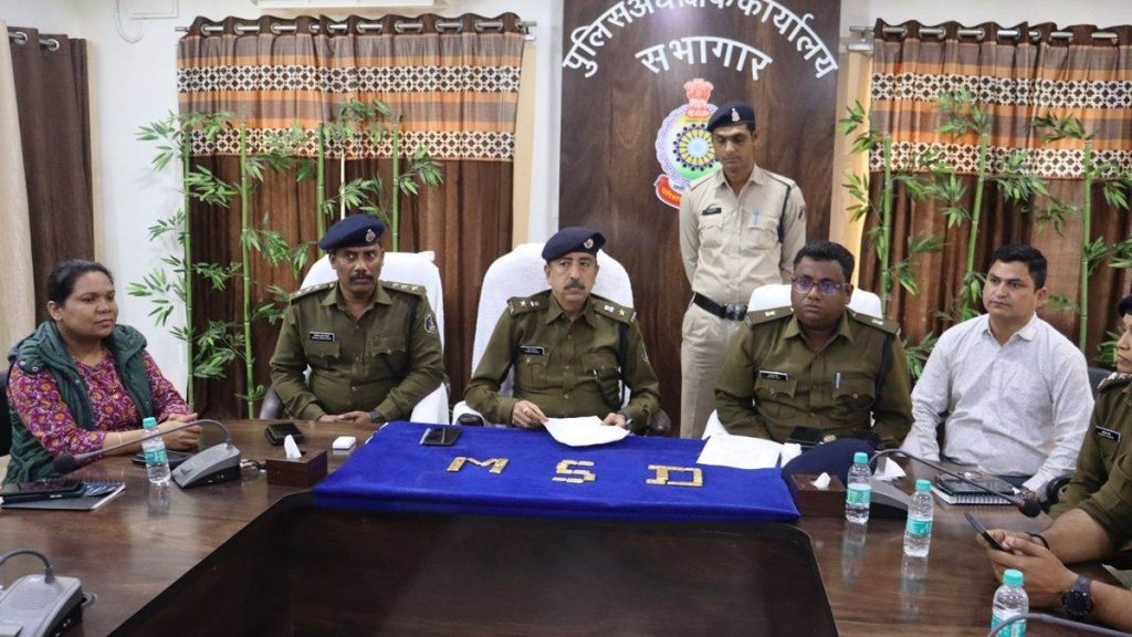 महासमुंद: कार से मिला 2 करोड़ का सोना, वाहन चेकिंग के दौरान पकड़ाए, 6 दिन में दूसरी बड़ी कार्रवाई 1 18 01 2024 mahasamud gold
