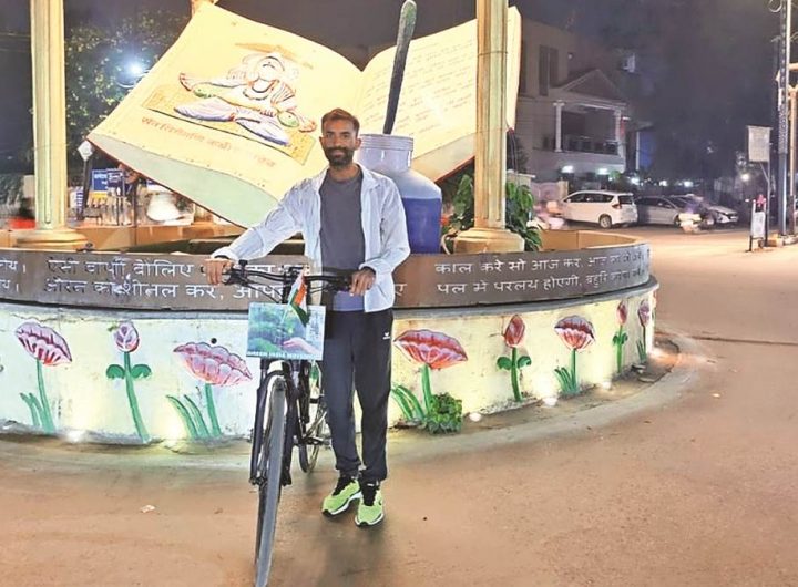 30 01 2024 robin singh travel with cycle reached in raipur