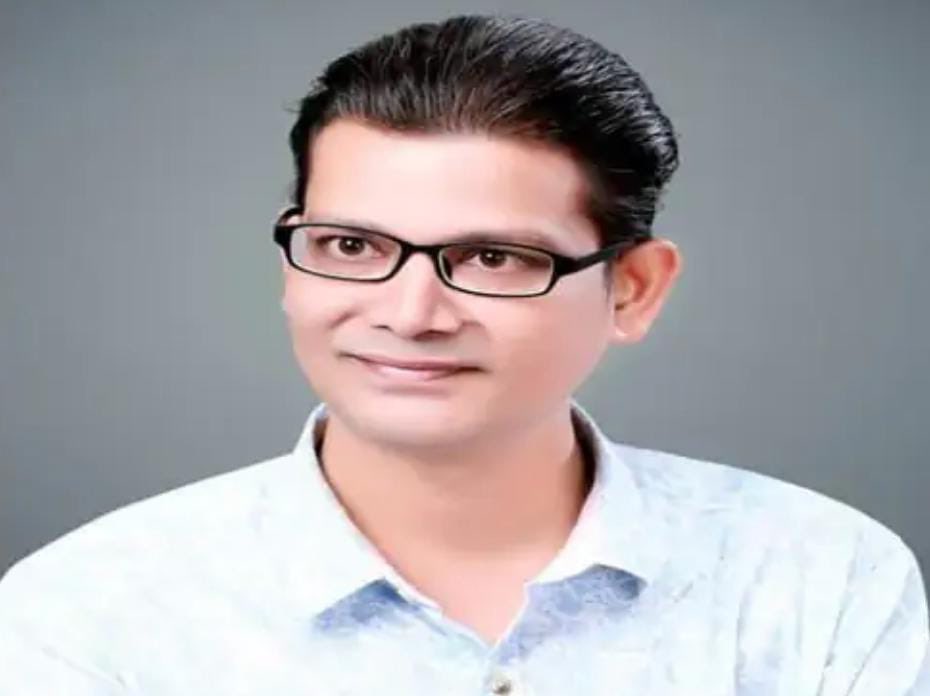 मशहूर रंगकर्मी हेमंत वैष्णव का रायपुर में निधन, 150 बार किया 'राजा फोकलवा' का मंचन, राष्ट्रपति के हाथों बिस्मिल्लाह खान पुरस्कार से सम्मानित 1 20240229 185617