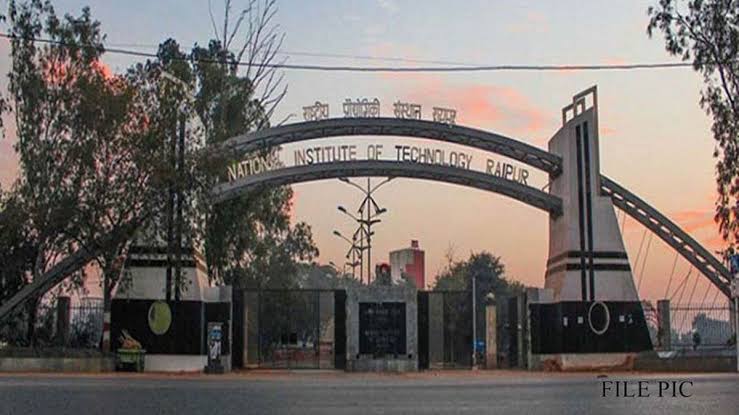 रायपुर: नगर निगम और NIT के बीच जल्द होगा MOU, आधुनिक तकनीक से सुधरेगी शहर में जल भराव और पेयजल की समस्या 1 images 39